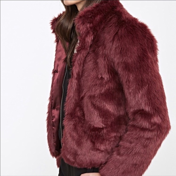 Forever 21 Burgundy Clip on faux fur jacket - Picture 3 of 8
